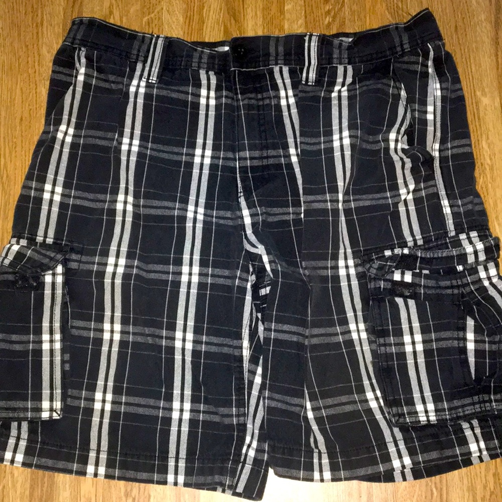 Falls Creek Cargo Shorts. Men’s. Black/White